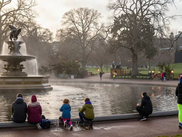 A Day in Hyde Park: The Ultimate Guide to London’s Most Beloved Green Space