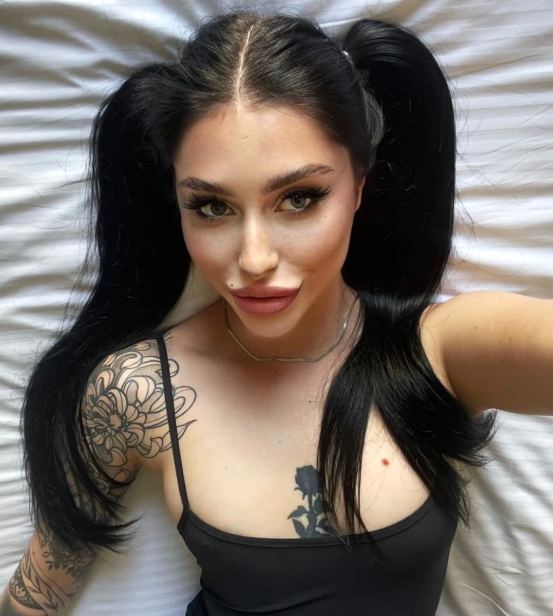 Aleks escort in London