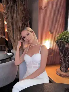 Asya escort in London