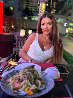 Elina escort in London