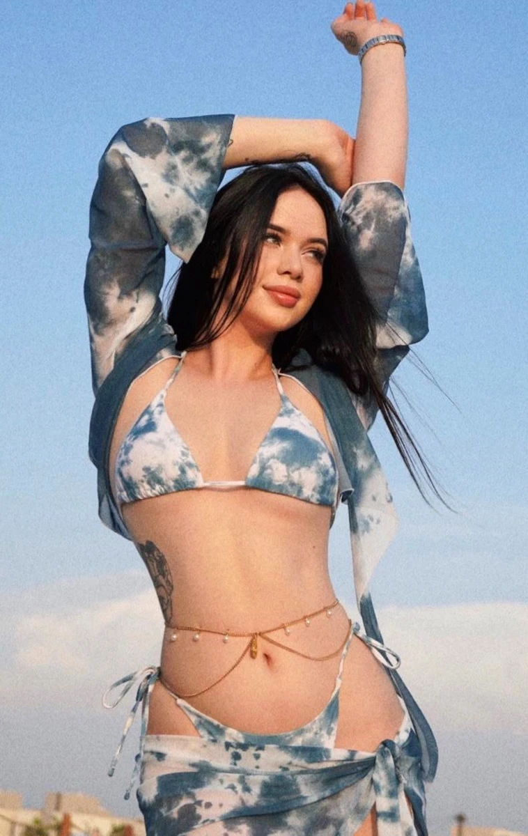  Julia escort in London