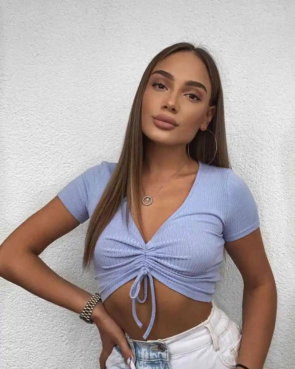 Lukeriya escort in London