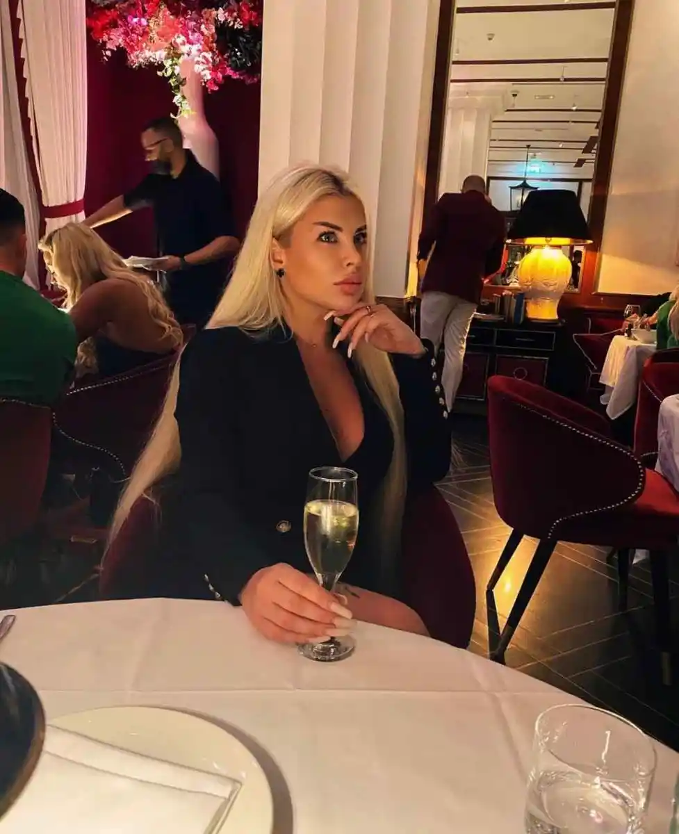 Mila escort in London