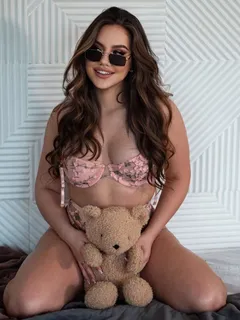 Milana escort in London