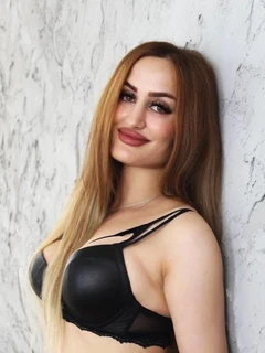 Monika escort in London