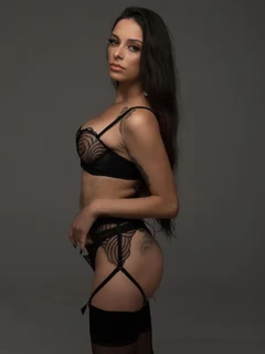 Monique escort in London