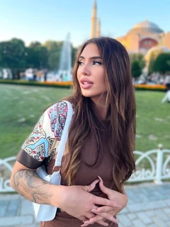 Ro escort in London