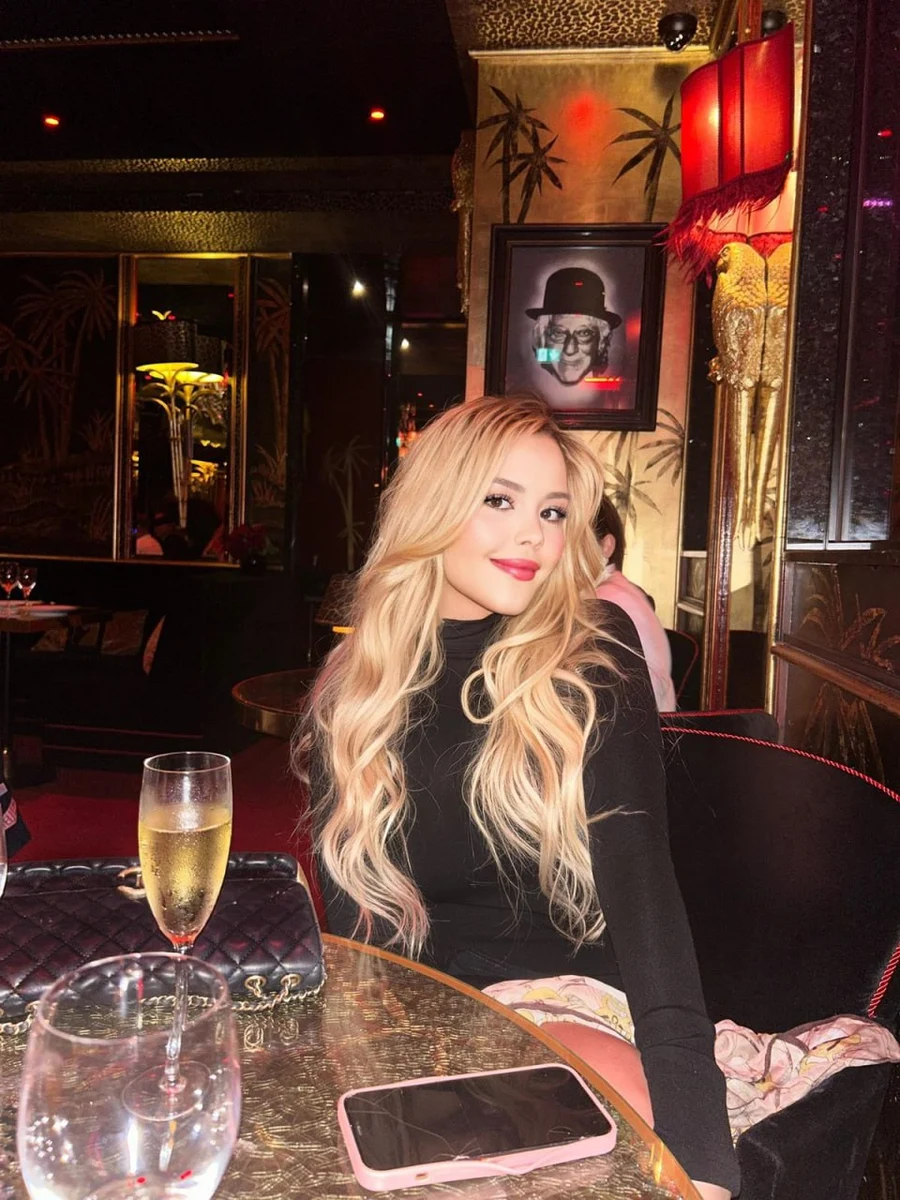 Sophia escort in London